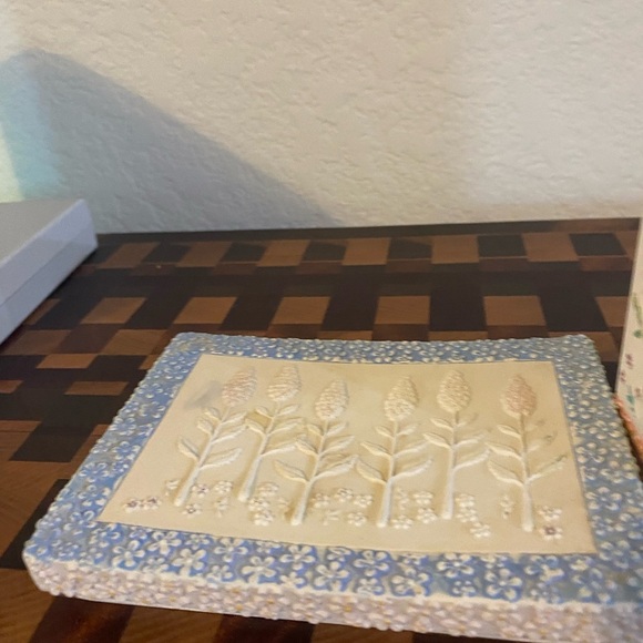 Vintage Shabby Chic Pastel Floral Embossed Decorative Toothbrush & Soap Dish - Picture 12 of 15